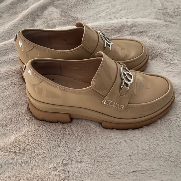 Wishbone Patent Chunky Trendy Shoes - Picture 2 of 2